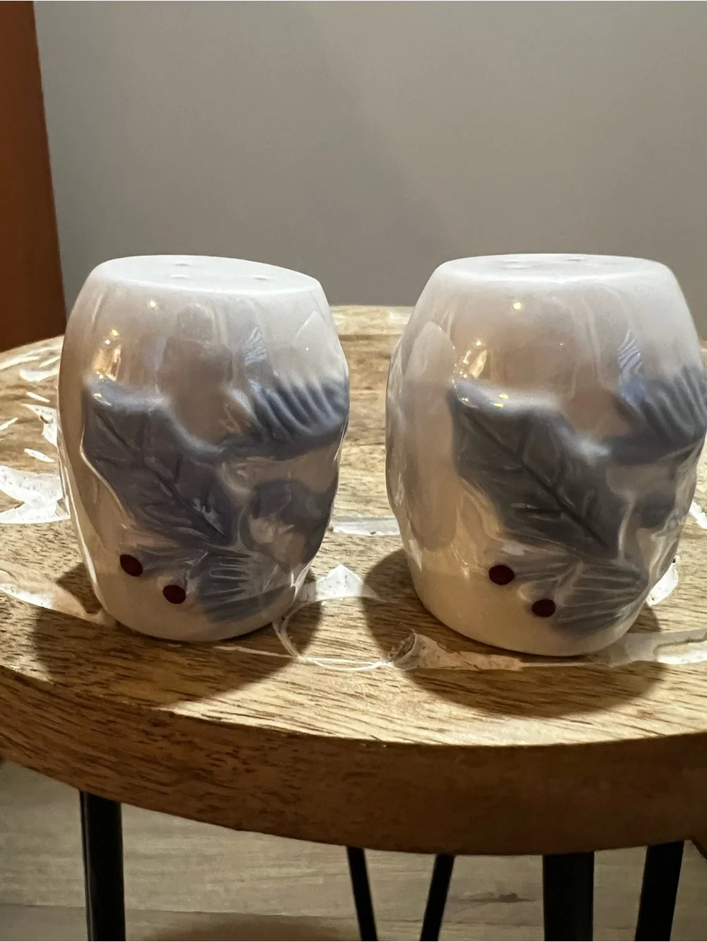 Pfaltzgraph Ceramic Berry Leaf Salt & Pepper Shakers - White with Gray Leaves